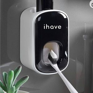 NWT  Automatic Toothpaste Dispenser - Durable Adhesive Strip color Green